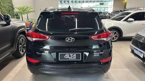 HYUNDAI-TUCSON-2021