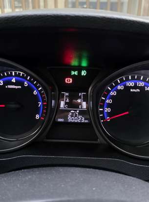 HYUNDAI-HB20-2015