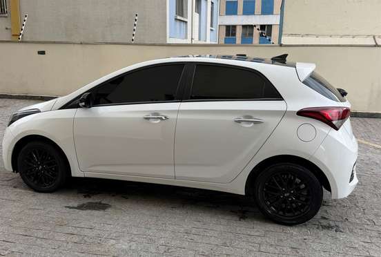 HYUNDAI-HB20-2018