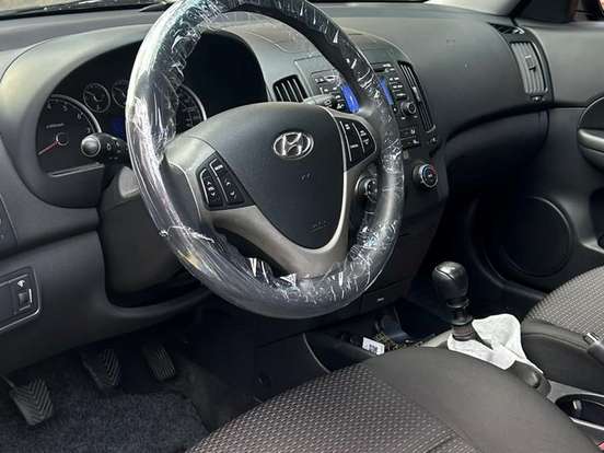 HYUNDAI-I30-2.0 MPFI GLS 16V GASOLINA 4P MANUAL HYUNDAI-I30-2010