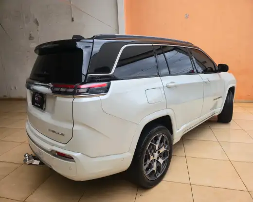 JEEP-COMMANDER-2024