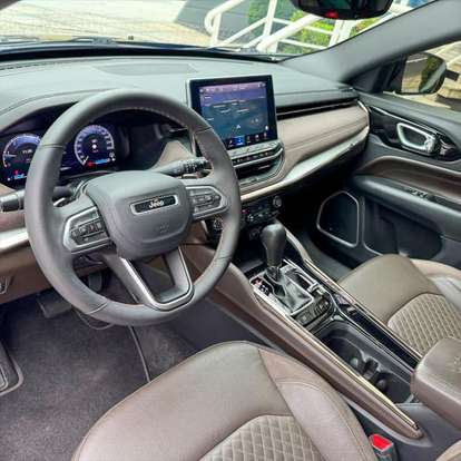 JEEP-COMMANDER-2024