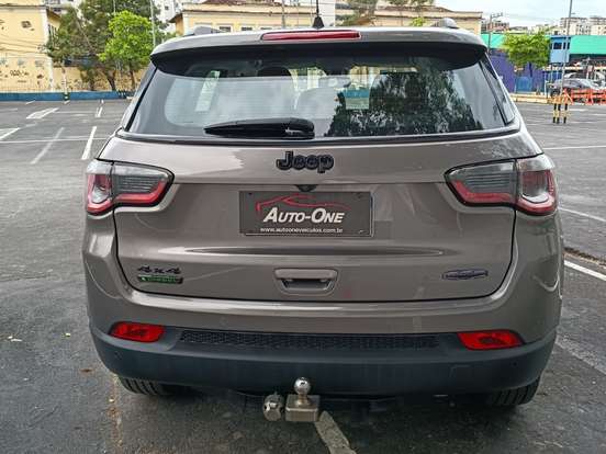 JEEP-COMPASS-2.0 16V DIESEL LONGITUDE 4X4 AUTOMÁTICO JEEP-COMPASS-2017