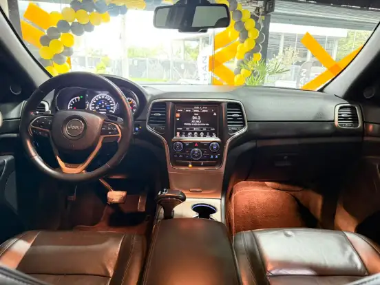 JEEP-GRAND CHEROKEE-3.6 LAREDO 4X4 V6 24V GASOLINA 4P AUTOMÁTICO JEEP-GRAND CHEROKEE-2014