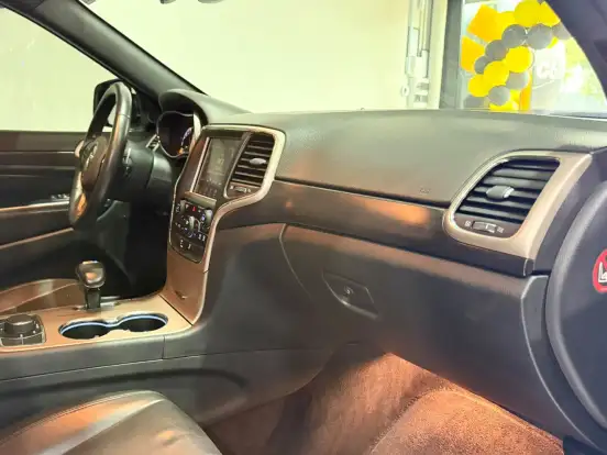 JEEP-GRAND CHEROKEE-3.6 LAREDO 4X4 V6 24V GASOLINA 4P AUTOMÁTICO JEEP-GRAND CHEROKEE-2014