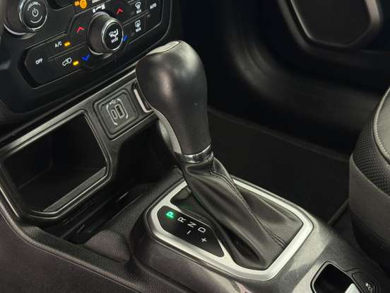JEEP-RENEGADE-1.3 T270 TURBO FLEX ALTITUDE AT6 JEEP-RENEGADE-2024