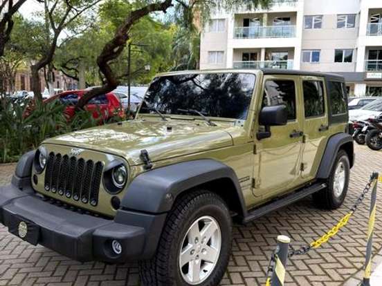 JEEP-WRANGLER-3.6 UNLIMITED SPORT 4X4 V6 GASOLINA 4P AUTOMÁTICO JEEP-WRANGLER-2013