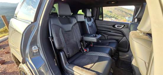 JEEP-COMMANDER-2024