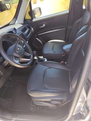 JEEP-RENEGADE-2023