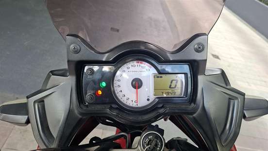 KAWASAKI-VERSYS-2011