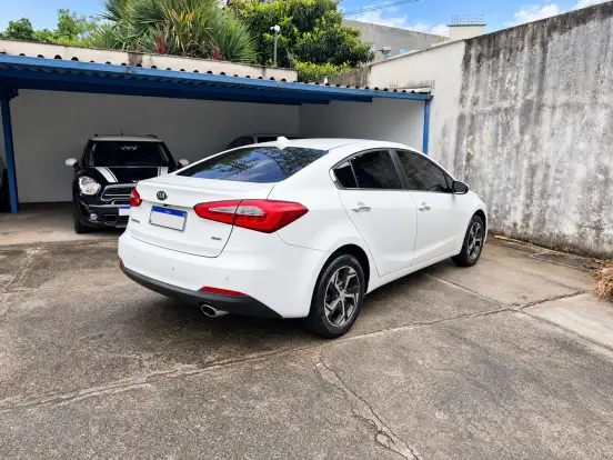 KIA-CERATO-1.6 SX 16V FLEX 4P AUTOMÁTICO KIA-CERATO-2013