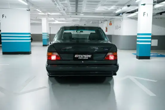 MERCEDES-BENZ-300 E-1992