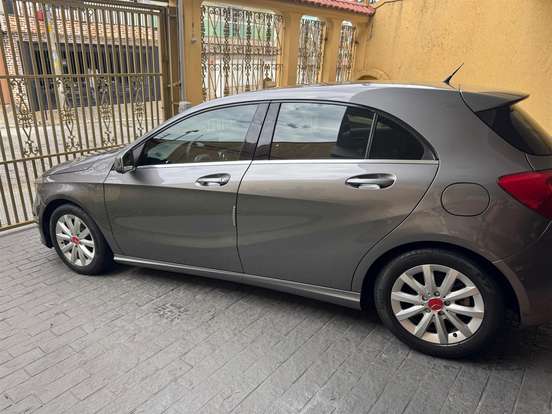 MERCEDES-BENZ-A 200-1.6 TURBO STYLE 16V GASOLINA 4P AUTOMÁTICO MERCEDES-BENZ-A 200-2014