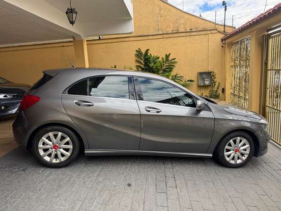 MERCEDES-BENZ-A 200-1.6 TURBO STYLE 16V GASOLINA 4P AUTOMÁTICO MERCEDES-BENZ-A 200-2014