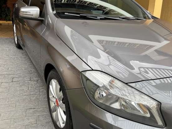 MERCEDES-BENZ-A 200-1.6 TURBO STYLE 16V GASOLINA 4P AUTOMÁTICO MERCEDES-BENZ-A 200-2014