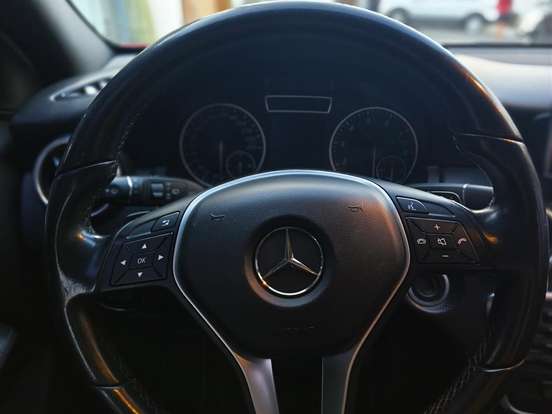 MERCEDES-BENZ-A 200-1.6 TURBO URBAN 16V GASOLINA 4P AUTOMÁTICO MERCEDES-BENZ-A 200-2015