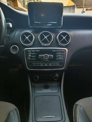 MERCEDES-BENZ-A 200-2015