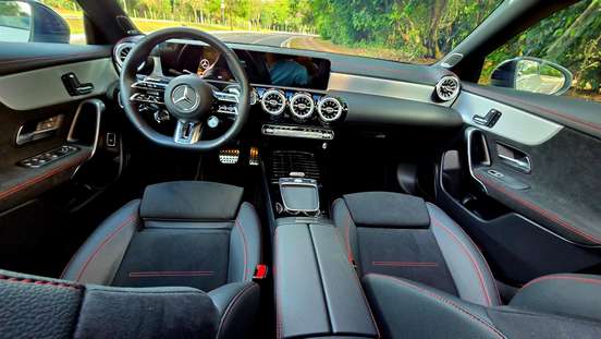 MERCEDES-BENZ-CLA 35 AMG-2024