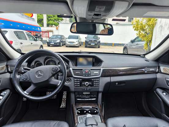 MERCEDES-BENZ-E 350-2010