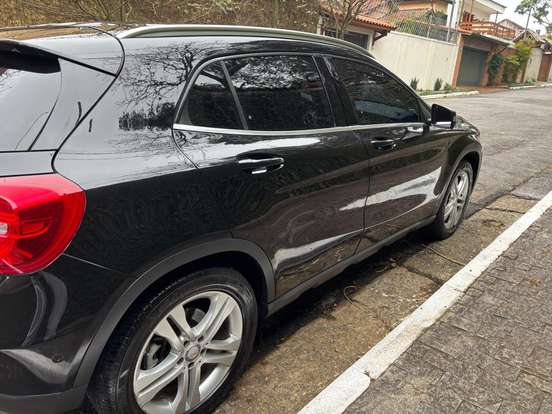 MERCEDES-BENZ-GLA 200-2017