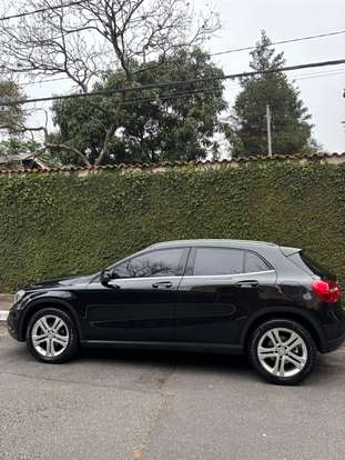 MERCEDES-BENZ-GLA 200-2017