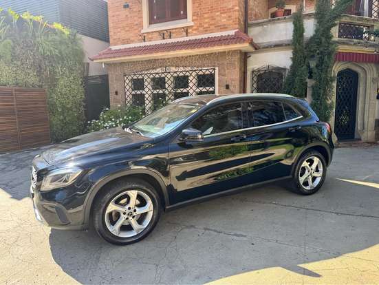 MERCEDES-BENZ-GLA 200-2018