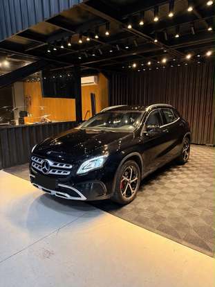 MERCEDES-BENZ-GLA 200-2019