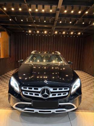 MERCEDES-BENZ-GLA 200-2019