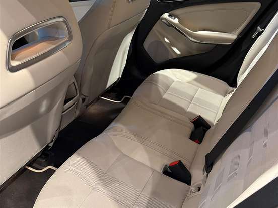 MERCEDES-BENZ-GLA 200-1.6 CGI FLEX ADVANCE 7G-DCT MERCEDES-BENZ-GLA 200-2019