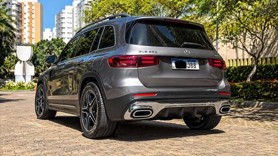 MERCEDES-BENZ-GLB 220-2.0 MHEV AMG LINE 4MATIC 8G-DCT MERCEDES-BENZ-GLB 220-2025