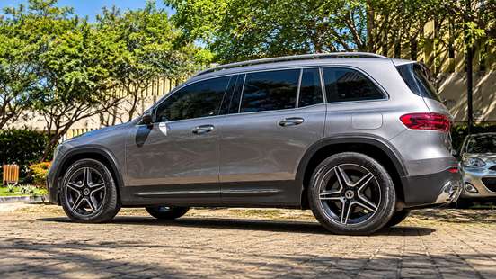 MERCEDES-BENZ-GLB 220-2025