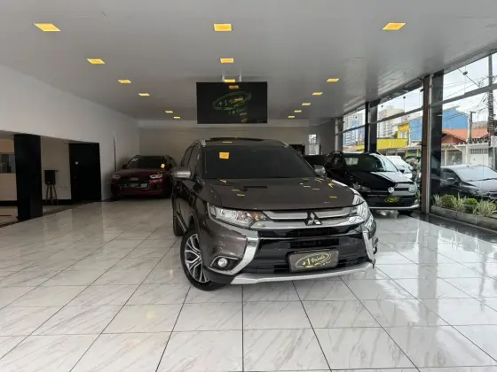 MITSUBISHI OUTLANDER 2.0 COMFORT 16V GASOLINA 4P AUTOMÁTICO