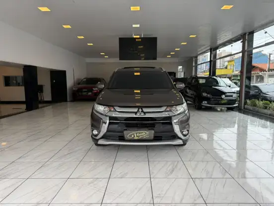 MITSUBISHI-OUTLANDER-2017