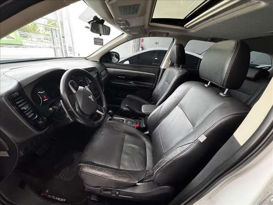 MITSUBISHI-OUTLANDER-2.0 16V GASOLINA 4P AUTOMÁTICO MITSUBISHI-OUTLANDER-2014