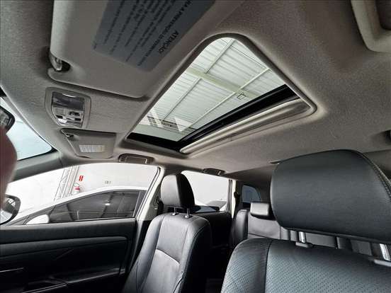 MITSUBISHI-OUTLANDER-2014