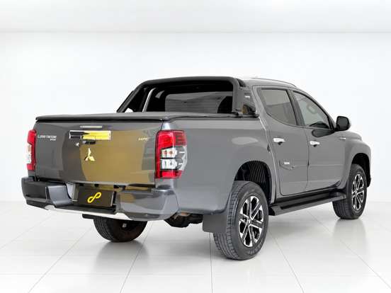 MITSUBISHI-TRITON-2.4 BITURBO DIESEL CD HPE-S 4X4 AUTOMÁTICO MITSUBISHI-TRITON-2024