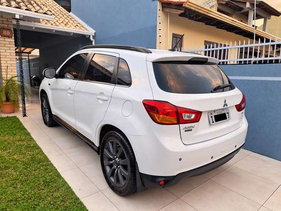MITSUBISHI-ASX-2015