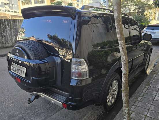 MITSUBISHI-PAJERO FULL-2011