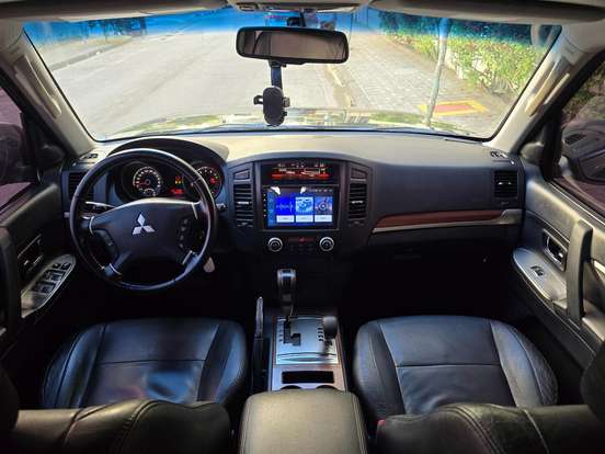 MITSUBISHI-PAJERO FULL-2011