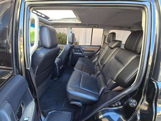 MITSUBISHI-PAJERO FULL-2011
