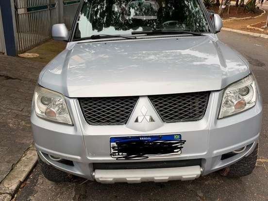 MITSUBISHI-PAJERO TR4-2.0 4X4 16V 140CV FLEX 4P AUTOMÁTICO MITSUBISHI-PAJERO TR4-2013