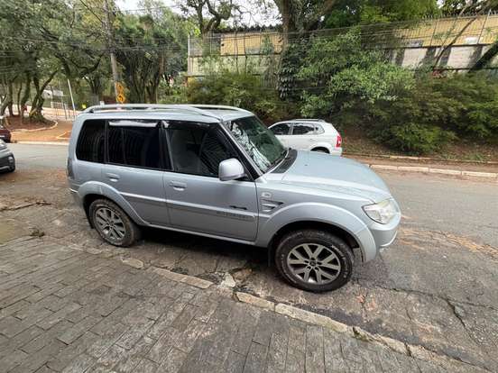 MITSUBISHI-PAJERO TR4-2.0 4X4 16V 140CV FLEX 4P AUTOMÁTICO MITSUBISHI-PAJERO TR4-2013