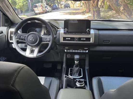 MITSUBISHI-TRITON-2.4 BITURBO DIESEL CD HPE-S 4X4 AUTOMÁTICO MITSUBISHI-TRITON-2025