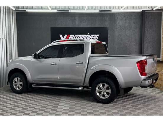 NISSAN-FRONTIER-2.3 16V TURBO DIESEL LE CD 4X4 AUTOMÁTICO NISSAN-FRONTIER-2017