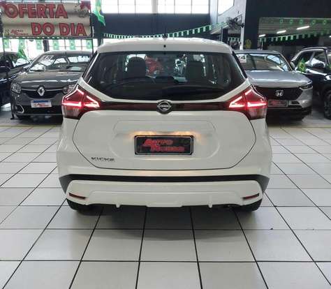 NISSAN-KICKS-2023