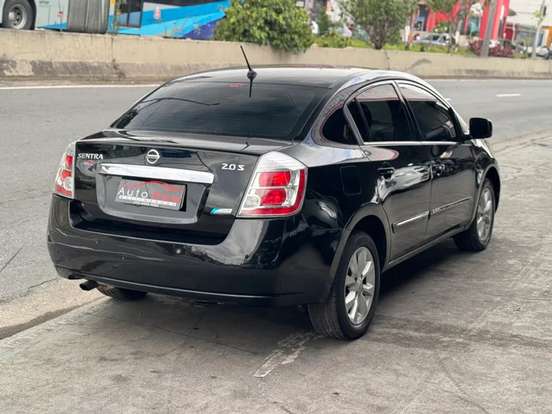 NISSAN-SENTRA-2010