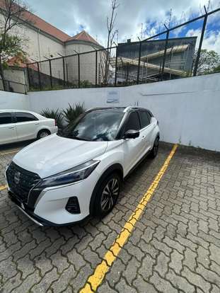 NISSAN-KICKS-2023