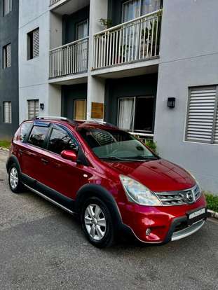 NISSAN-LIVINA-2012