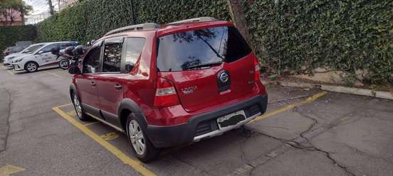 NISSAN-LIVINA-2012