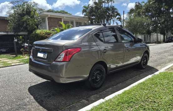 NISSAN-VERSA-2018